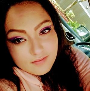 Meet your Posher, Eva